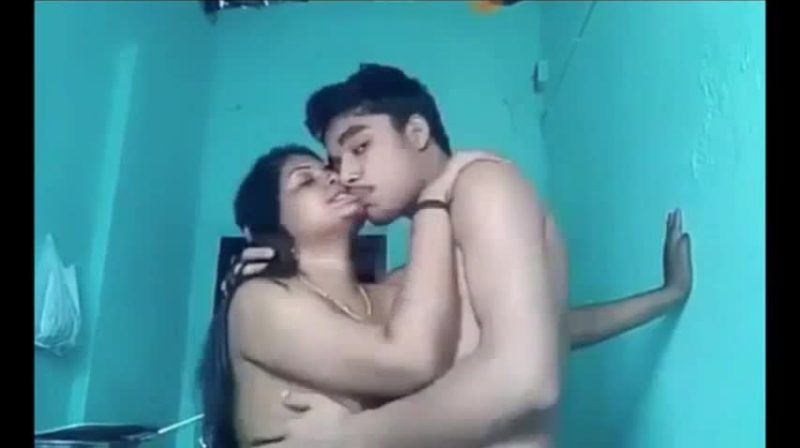 Vid-20170903-pv0001-kerala adimali (ik) malayali 37 yrs old wed hot and sexy housewife aunty (textile shop) fucked by idukki, 23 yrs older solo resort employee linu sex porn video hq nude pic
